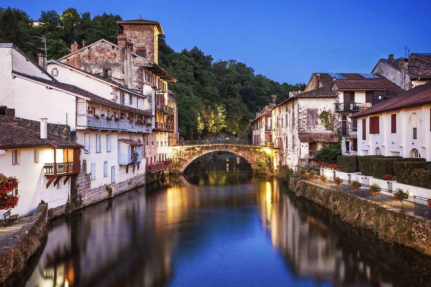 Saint-Jean-Pied-de-Port at at night