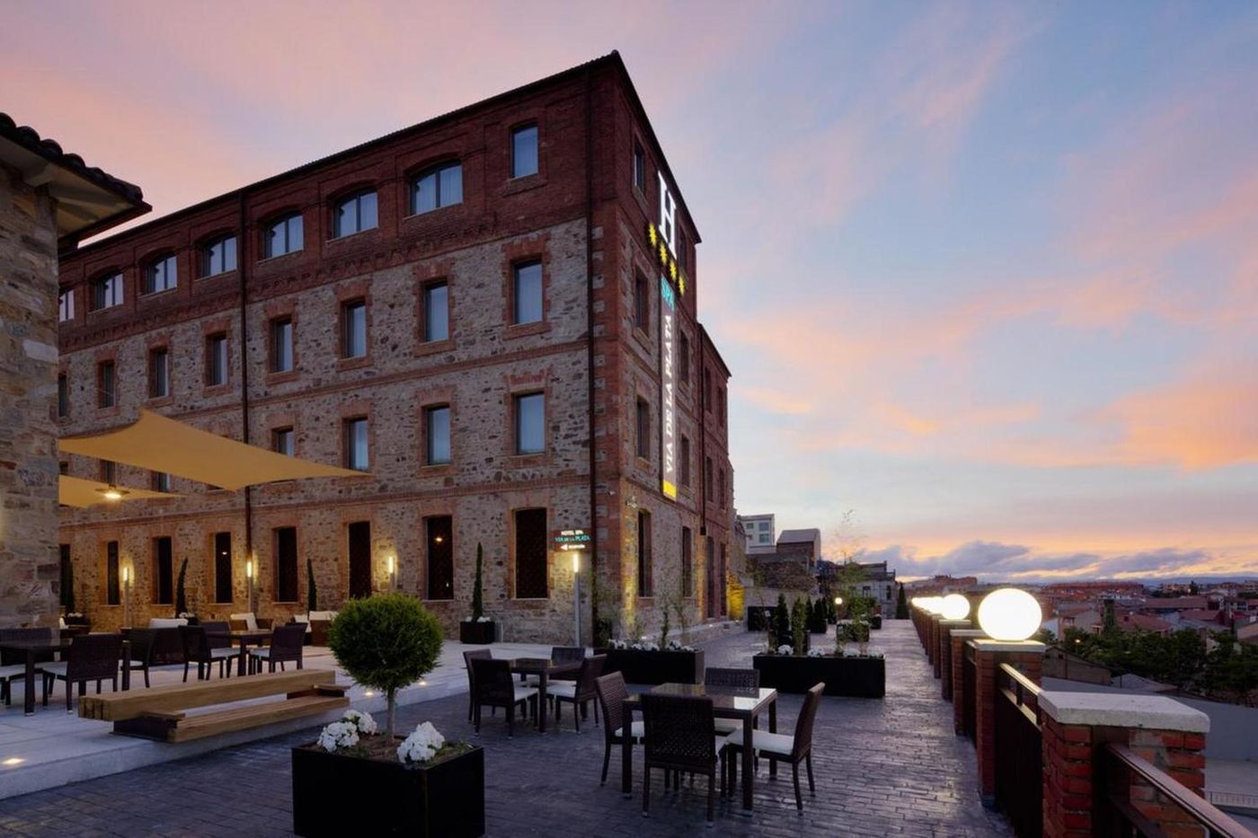 Camino Spain leon astorga via delaplata hotel