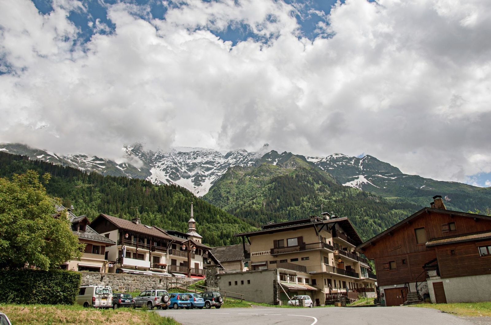 Chamonix-Village-Beneath-Alpine-Peaks