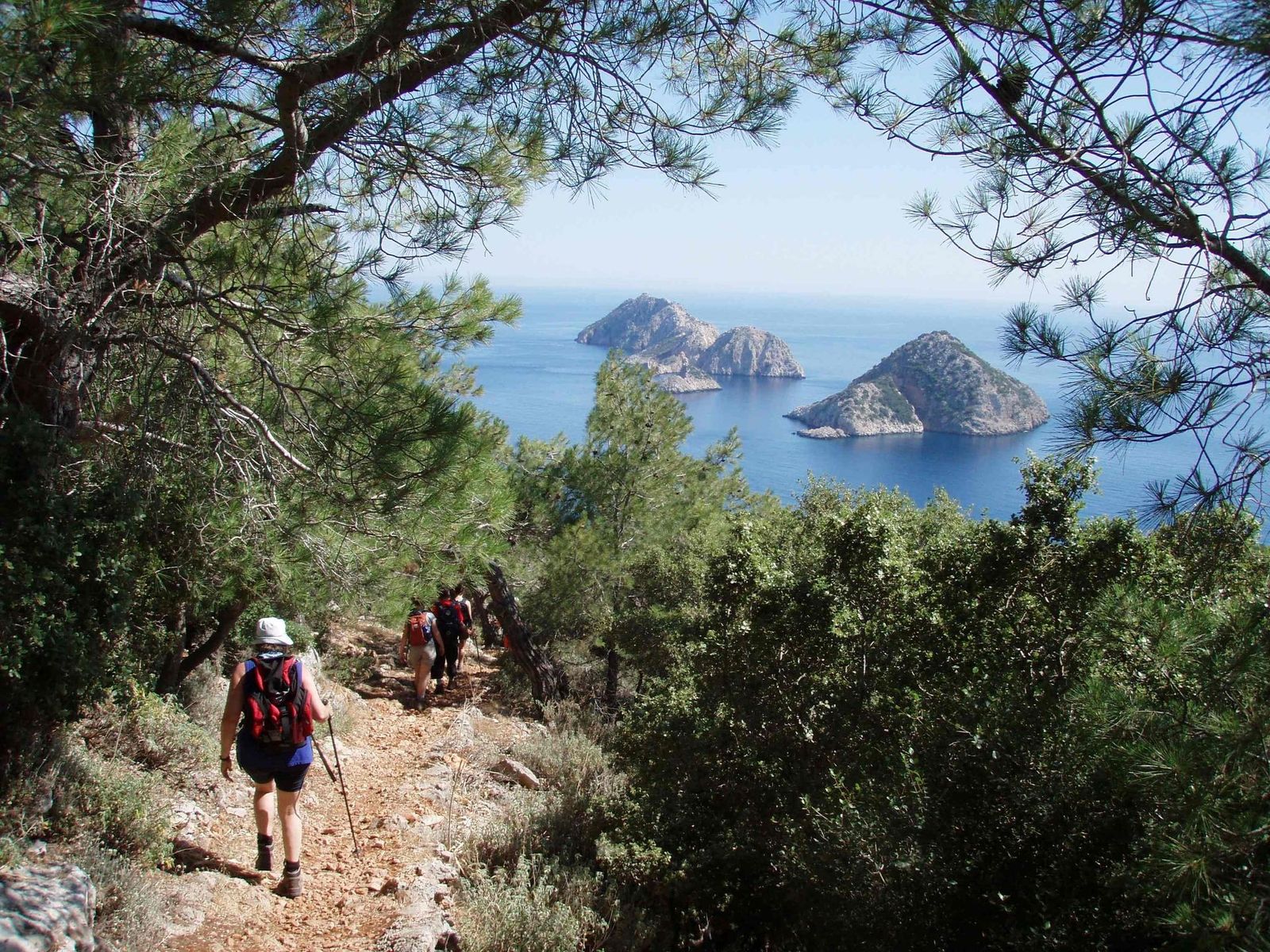 East Lycian Way-WALKERS ON TRACK NEAR OCEAN
