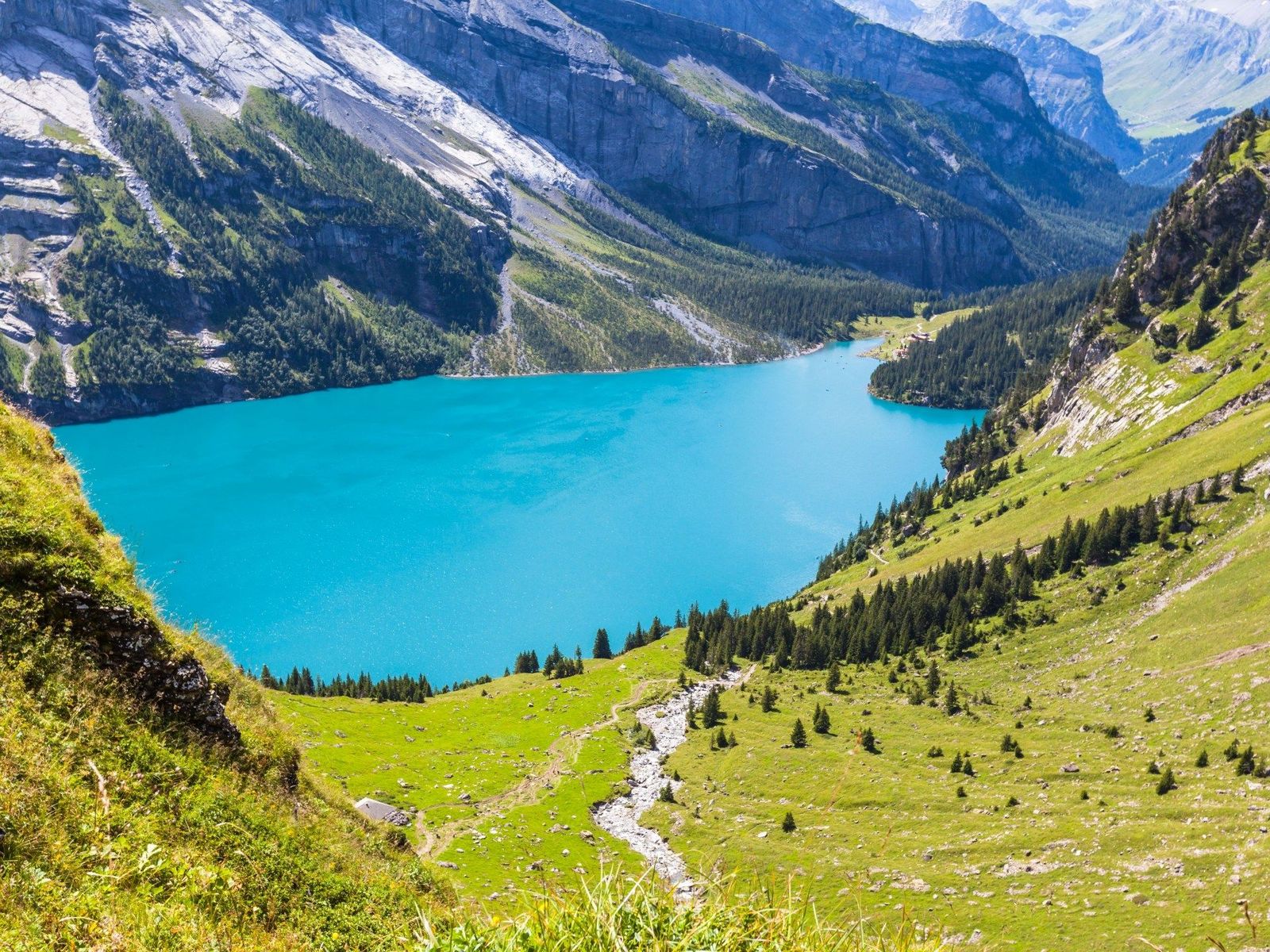 Lake Oeschinensee in Switzerland.jpg
