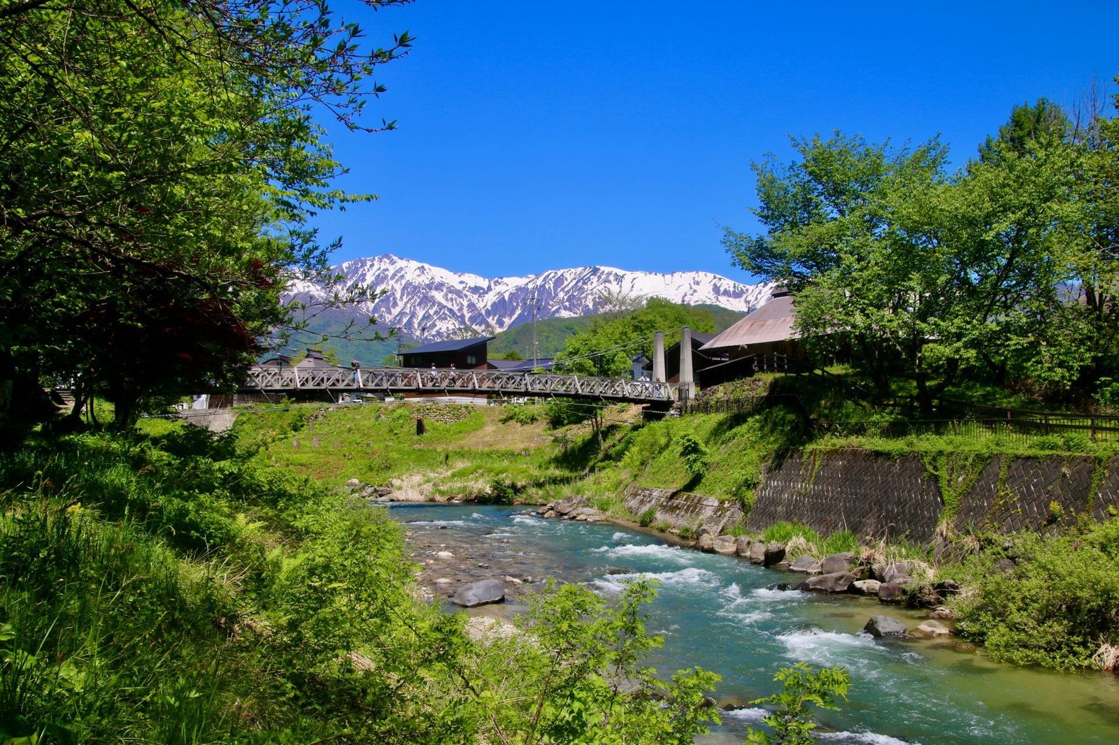 Oide Suspension Bridge, Northern Alps (Hakuba Village, Nagano Prefecture)