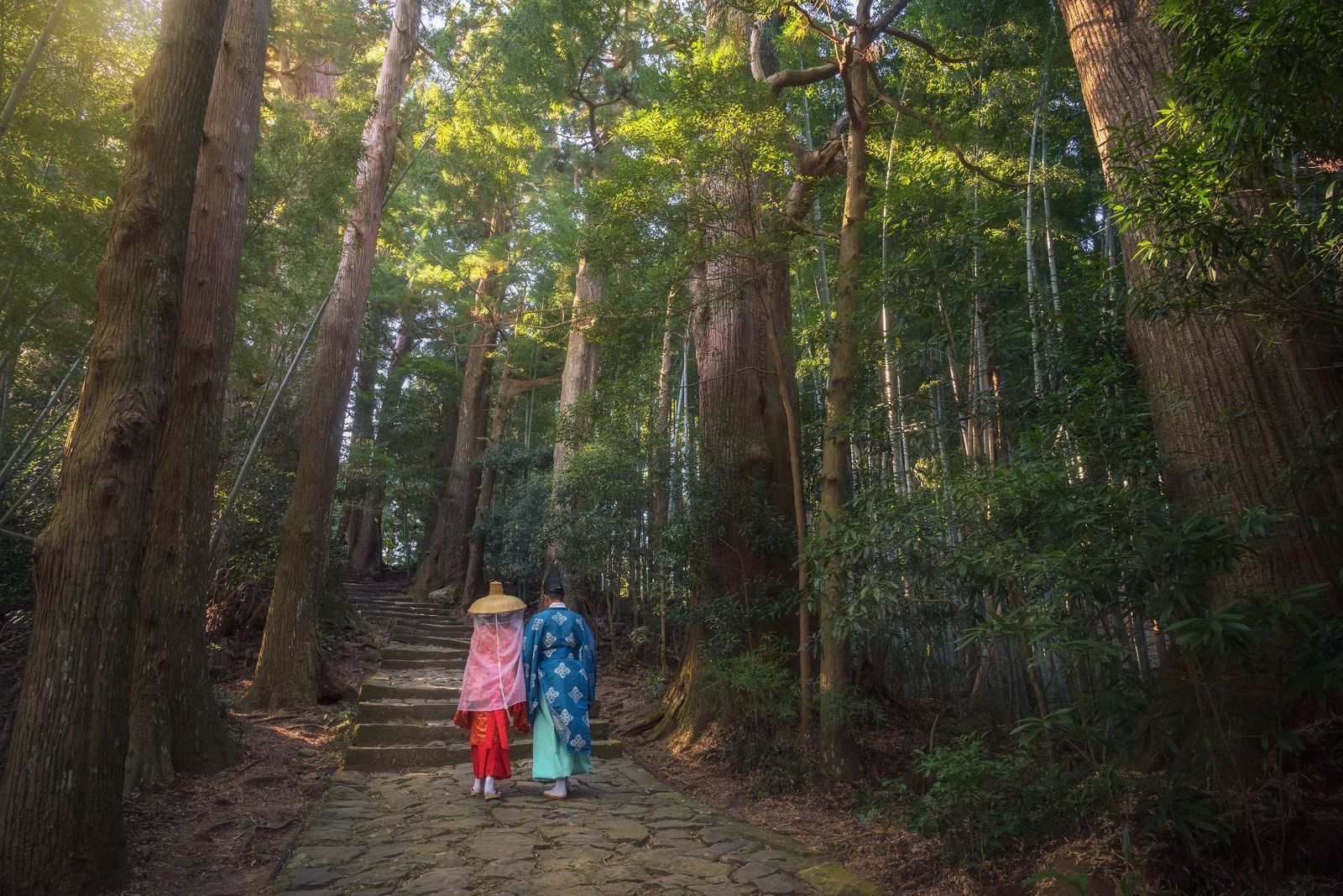 Pilgrims-in-Traditional-Attire-on-Kumano-Kodo-Track