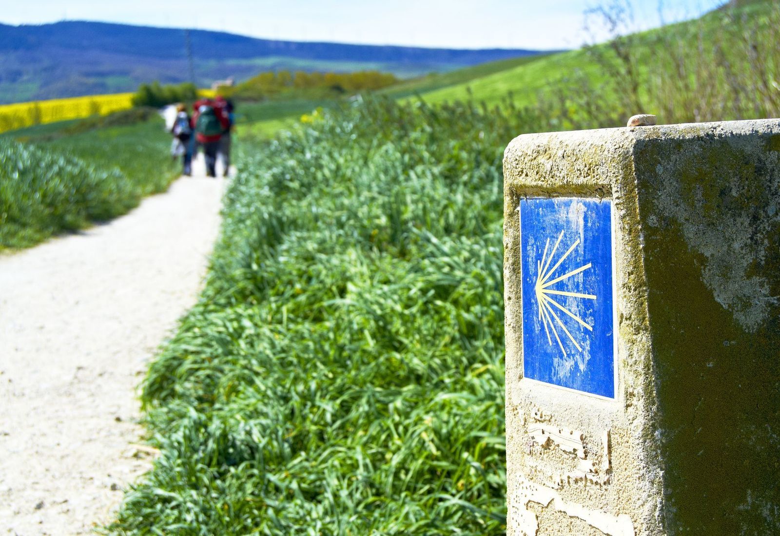 Signal indicating the pilgrims heading to Santiago de Compostela.jpg