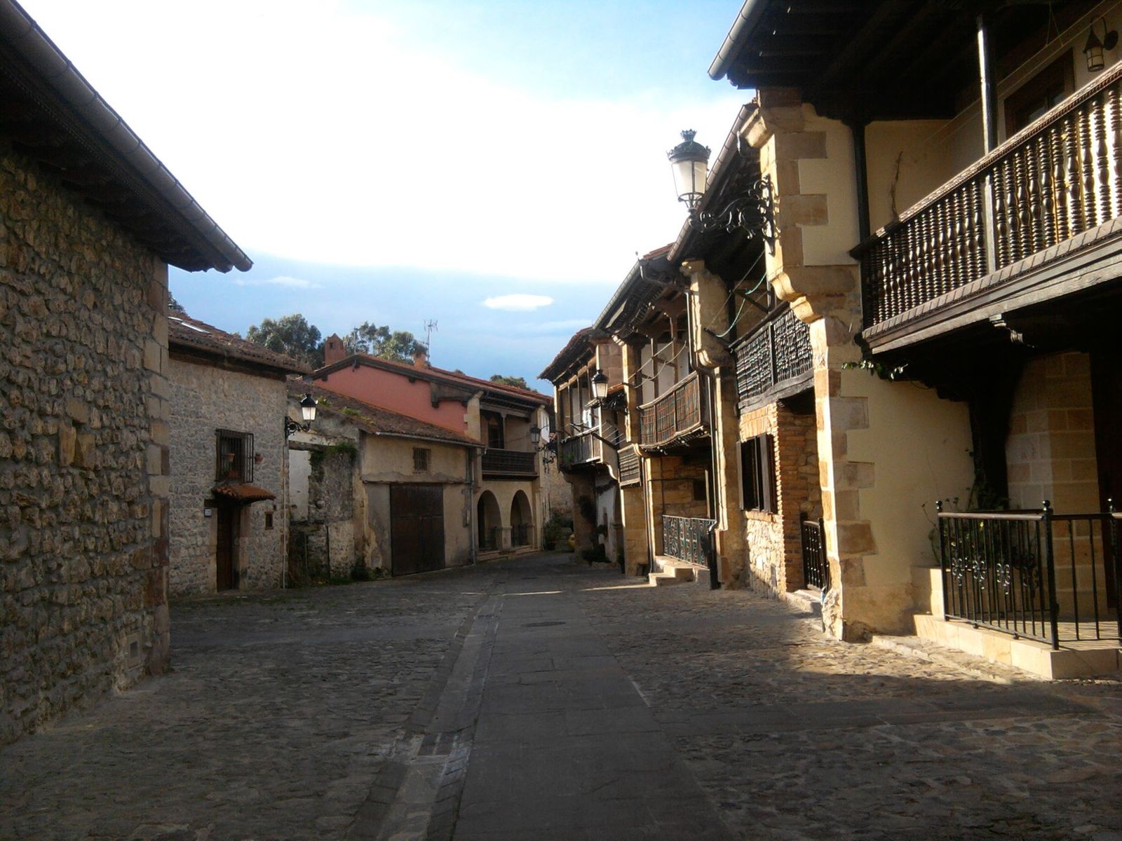 T19T Camino del Norte 13 etapa Santillana del Mar Comillas Pueblo de Concha pueblo (3)