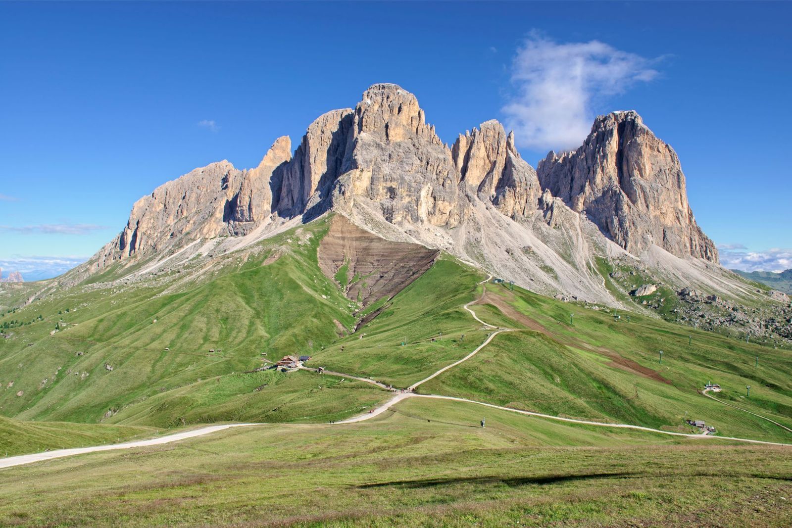 The-Majestic-Peaks-of-Sassolungo-Dolomites-Val-Gardena