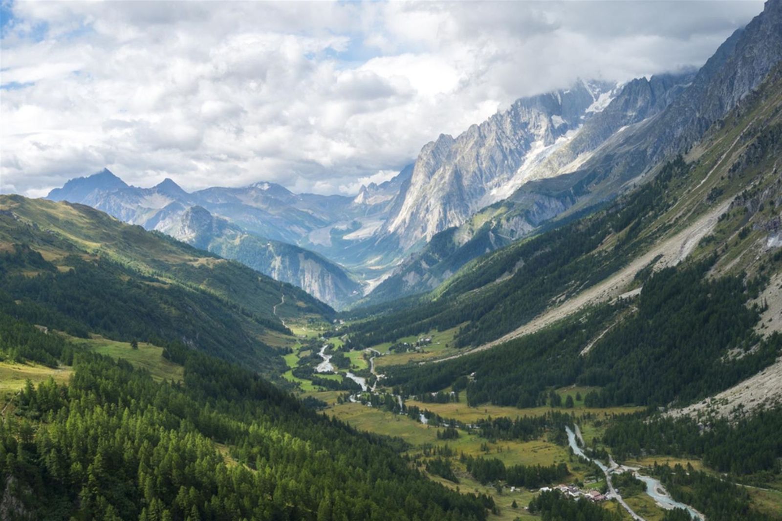 Val Ferret (Italian side) - Mont Blanc.jpg