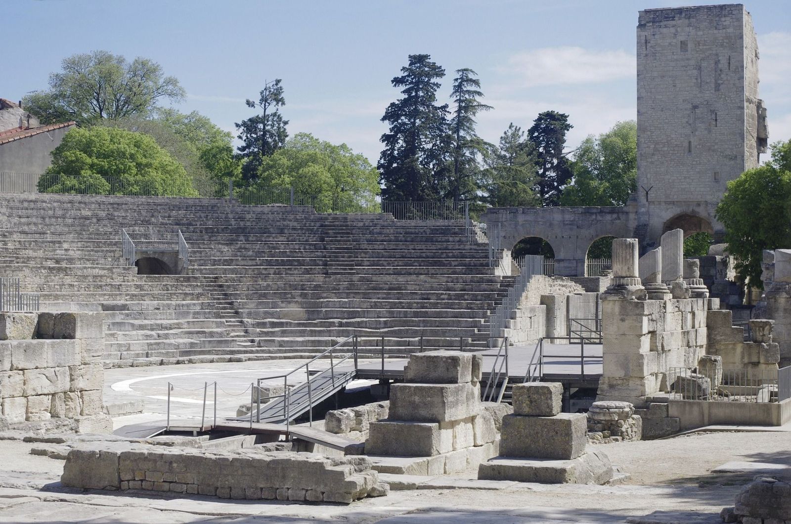 arles-provence