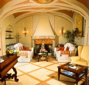 La Contrada dei Monti formal room