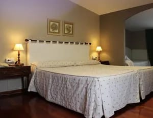 O pino bedroom