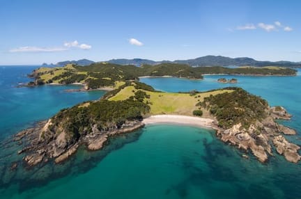 Aerial-View-of-Urapukapuka-Island's-Turquoise-Coves-Bay-of-Islands