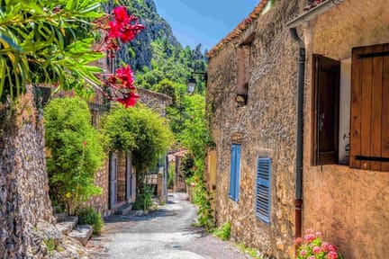 Alley way town Dordogne