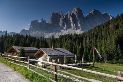 Alpine-Huts-Beneath-the-Odle-Peaks-Puez-Geisler-Park-Dolomites