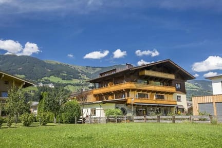 Alpotel Mittersill exterior