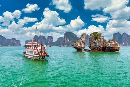 Dreamy,Sunset,Landscape,Halong,Bay,,Vietnam,View,From,Adove.,This