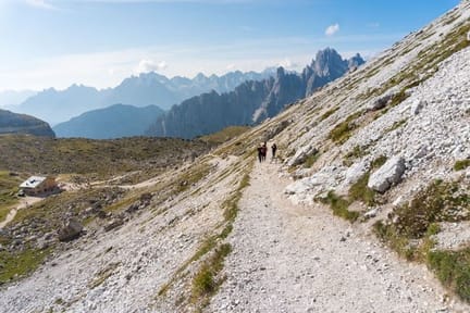 Hiking-Trail-in-the-Dolomites-Three-Peaks.