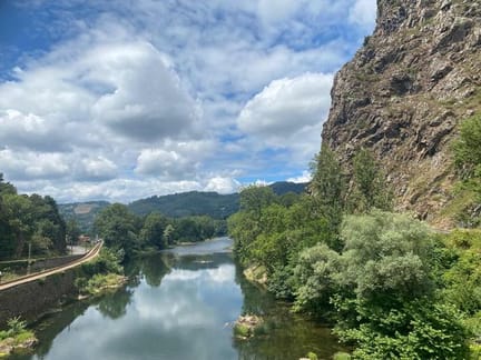 River and cliff Camino Primitivo