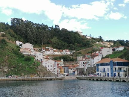 T19T camino del norte etapa cudillero ballota paisaje pueblo mar montana nubes tatiana lores