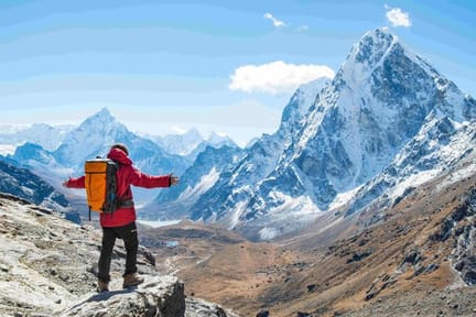 Walker big view Cho La Pass