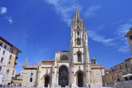 spain-asturias-oviedo-cathedral-c-stockphotoastur