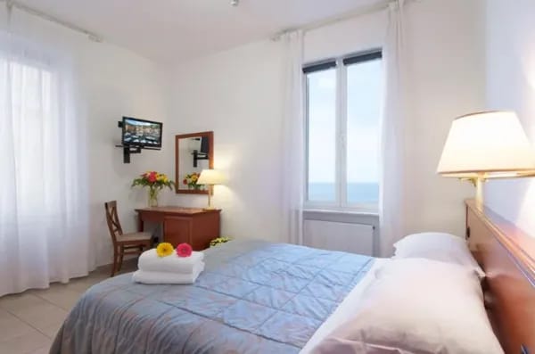 Albergo La Camogliese Bedroom
