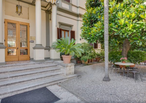 Hotel Chiusarelli front porch