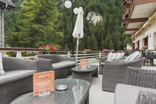 Hotel Europe Outdoor Dining