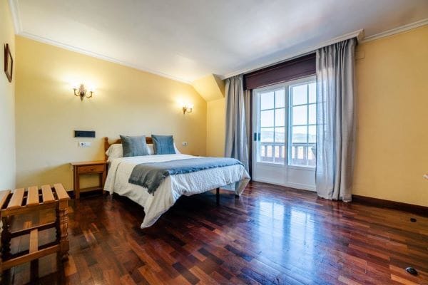Hotel Isape BEDROOM