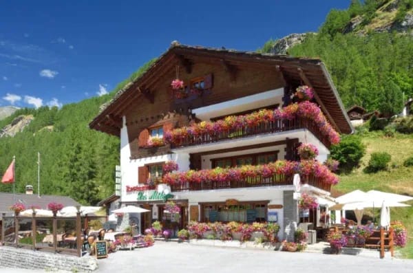 Hotel Les Melezes Outdoor
