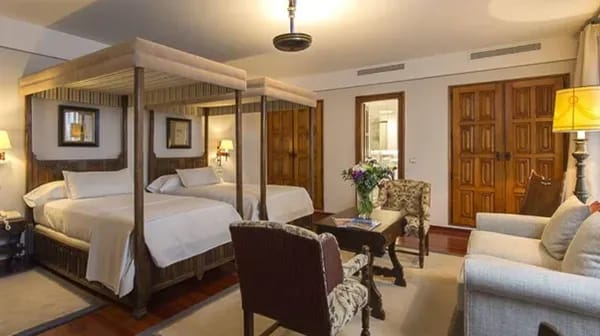 Parador Santiago room