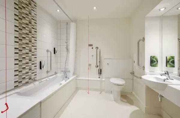Premier Inn Milngavie Bath