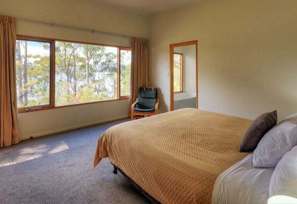 stewarts bay lodge spa chalet bedroom