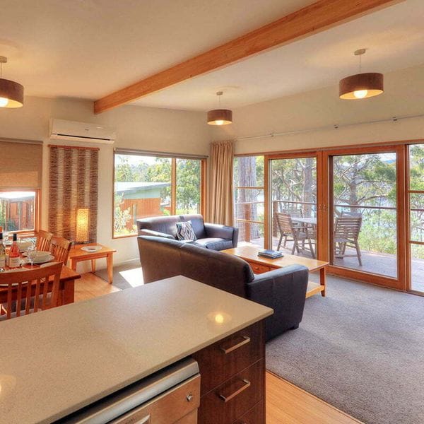 stewarts bay lodge spa chalet kitchen and lounge