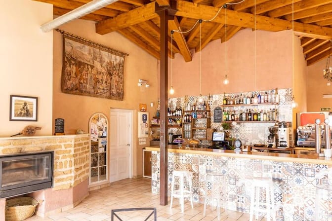 Albergue La Morena hotel bar