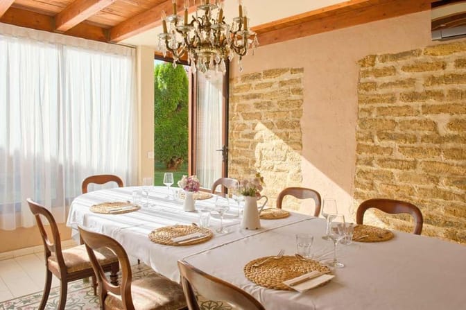Albergue La Morena hotel dining