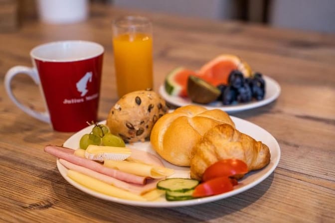 Cooee-Alpin-Hotel-meal.jpg