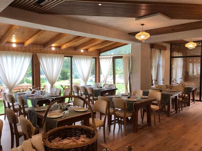 Hotel Alpet Dining area