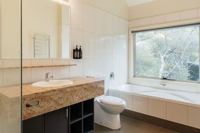 Freycinet Peninsula Walk - 4 Days accommodation