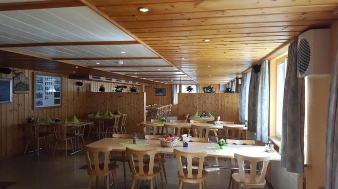 Hotel Alpenblick Muotathal dining.jpg