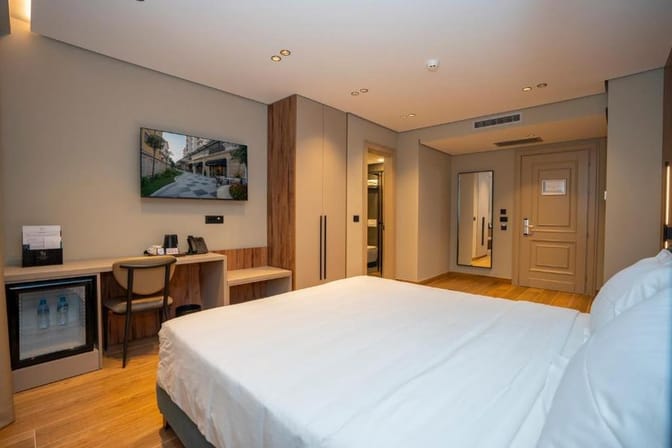 Hotel Mozart double room.jpg