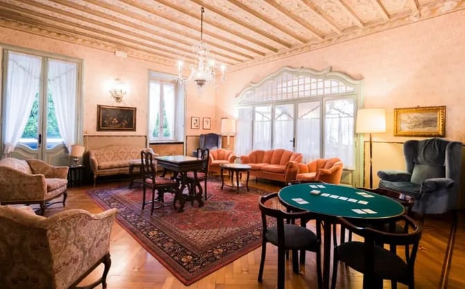 Hotel Du Parc common area