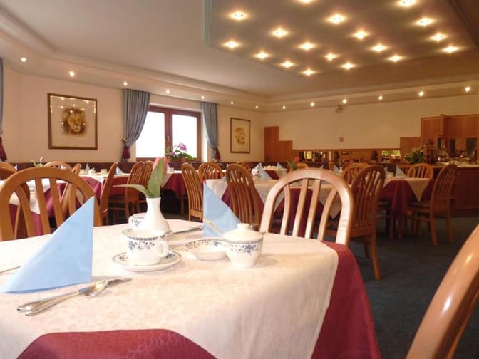 Hotel Fortuna dining.