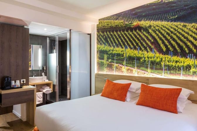 Hotel KLE bedroom
