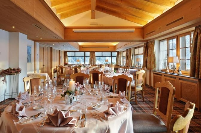 Hotel-Kirchbuhl-dining.jpg