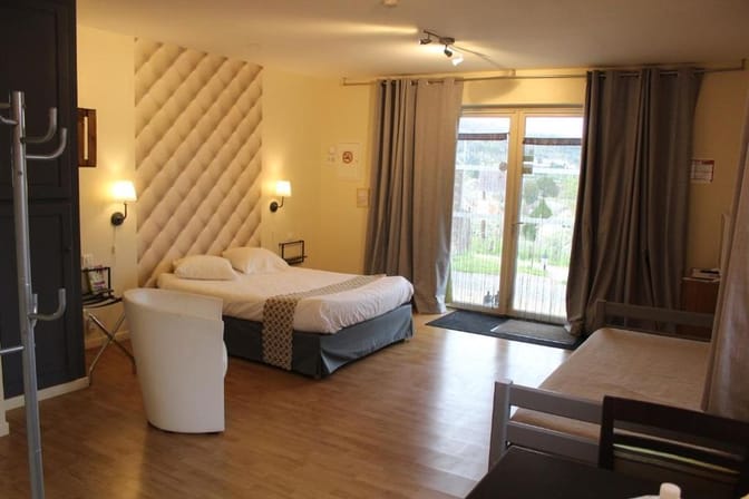 Hotel La Peyrade twin room