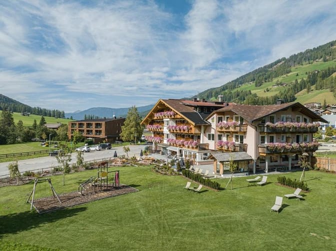 Hotel Waldheim exterior