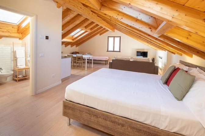 Lake Como and Lake Maggiore - 8 Days accommodation
