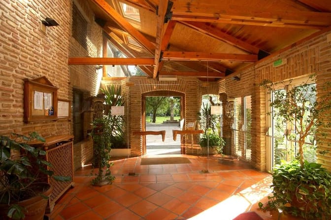 San Zoilo hotel entrance
